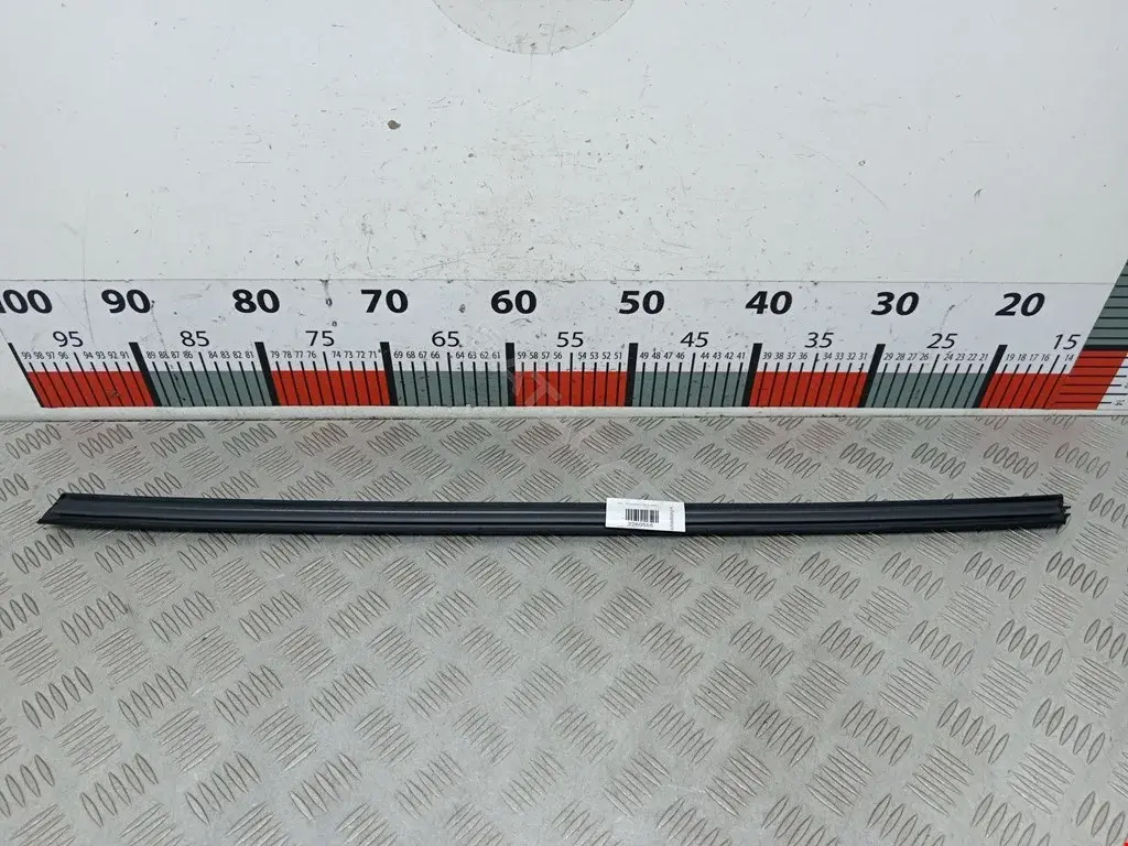 Молдинг двери 8X23F21434