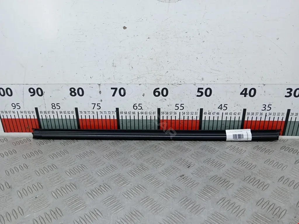 Молдинг двери 8X23F21434