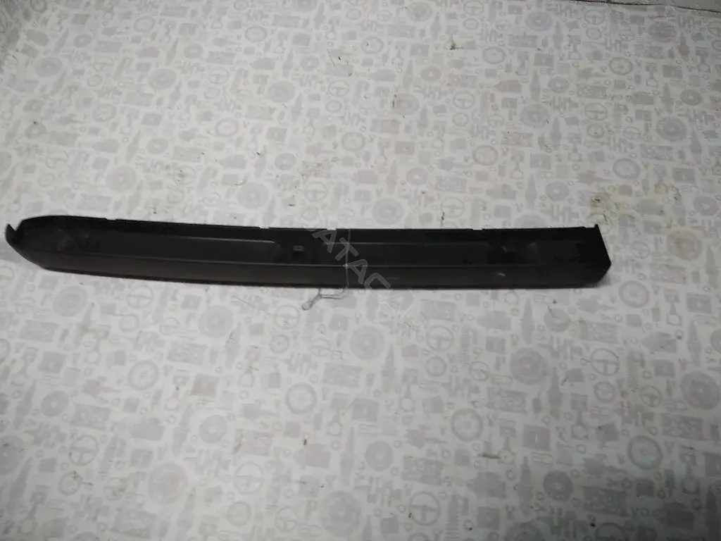 Накладка крышки багажника 24403090