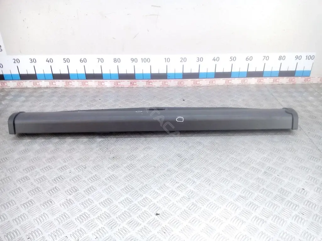 Шторка багажника A2118600075