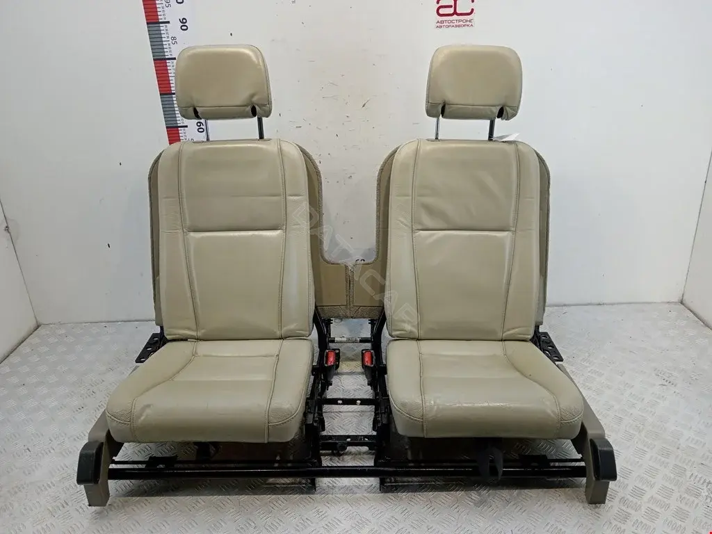 Сиденье 2042772