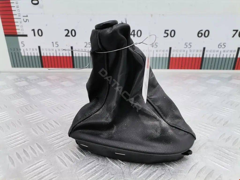 Чехол-пыльник рычага кпп 1205907, 2M517B118ABYYFZ, BSG30467001
