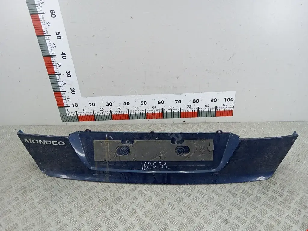 Накладка крышки багажника 7S71A423A40A