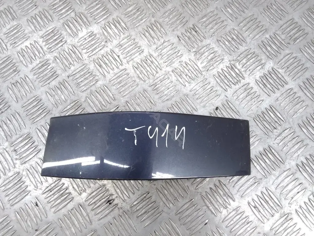 Ус под фонарь 7M3807871A