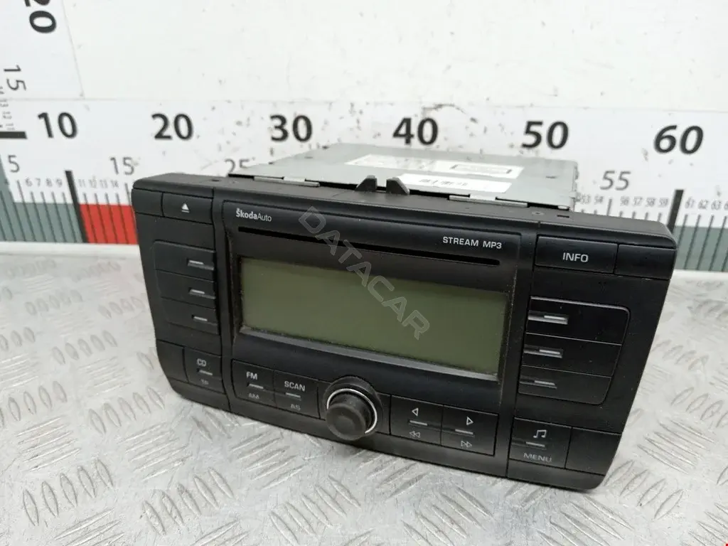Магнитола 1Z0035161C, VP6SBF18C815BA