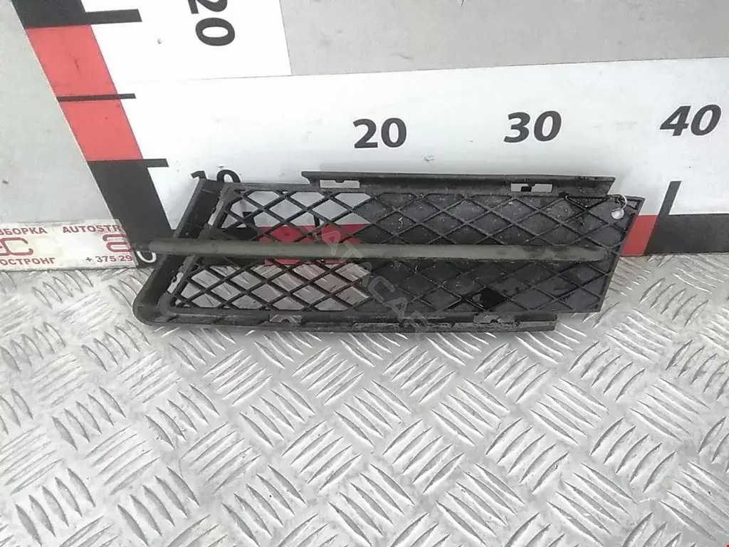 Решетка бампера / заглушка 0038011802, 0862294, 51117134079