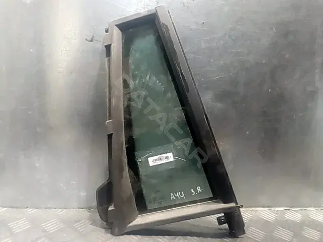 Форточка задняя правая 1417670