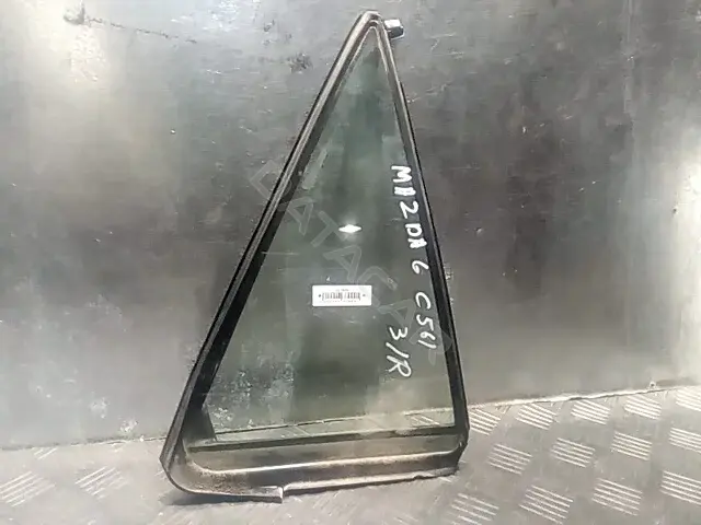 Форточка задняя правая G21B72661B9D