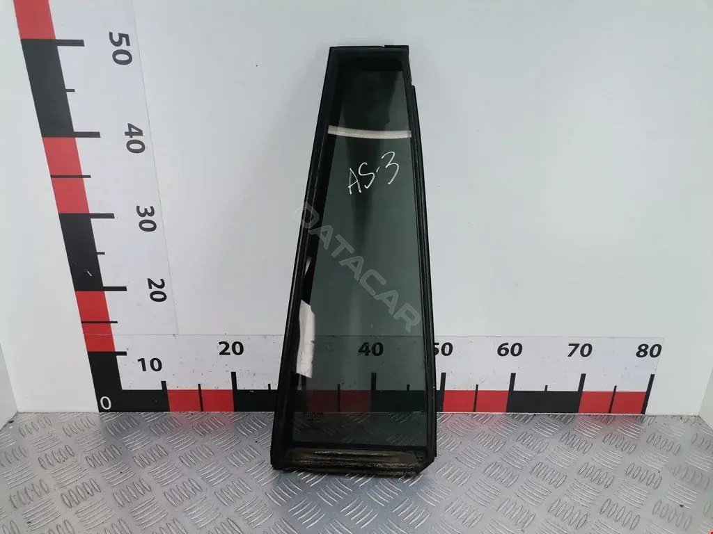 Форточка задняя правая 73405S9VA10