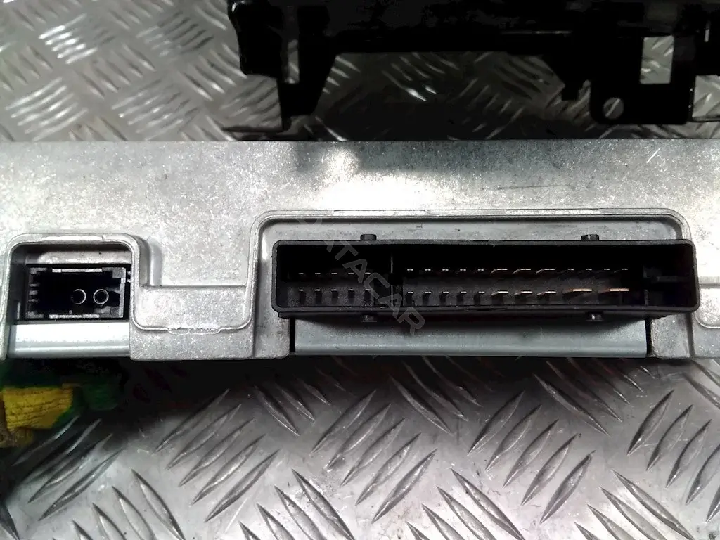 Усилитель музыкальный 8T0035223G
