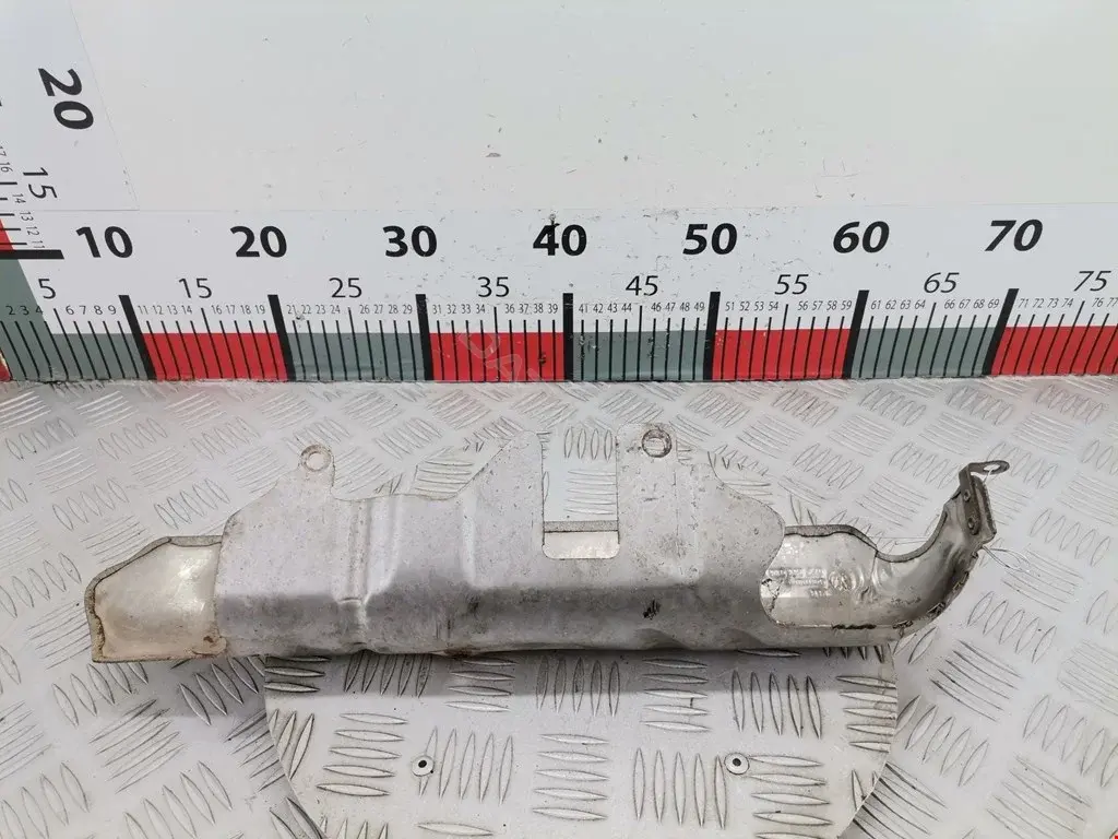 Тепловой экран глушителя 07Z253036D