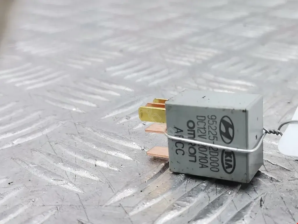 Многофункциональное реле 95224-2D000, 952252D000, THR173