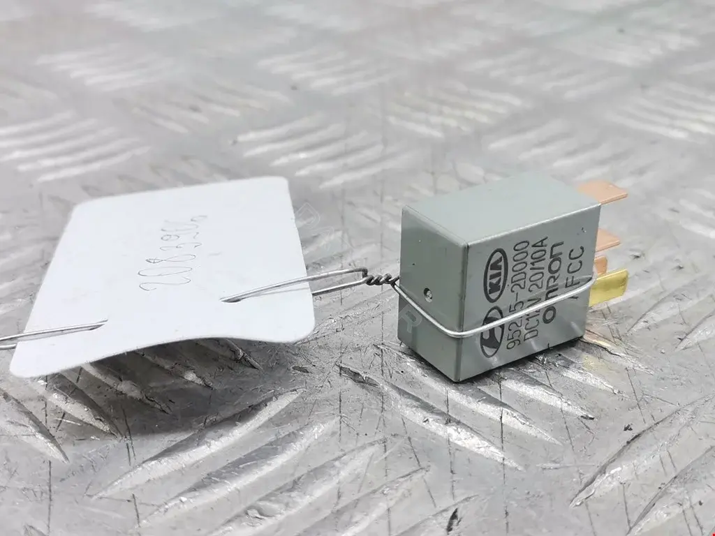 Многофункциональное реле 95224-2D000, 952252D000, THR173