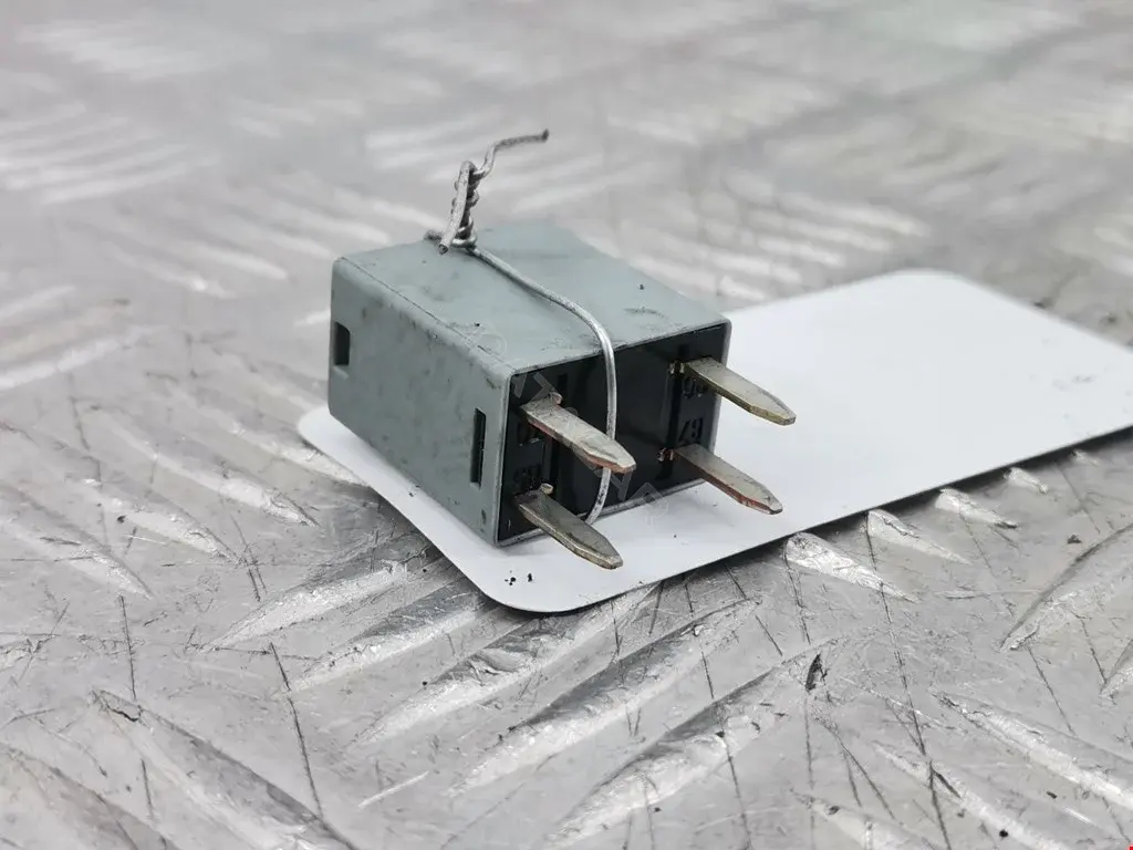 Многофункциональное реле 0K2A267740, 201937JD14, 73233353
