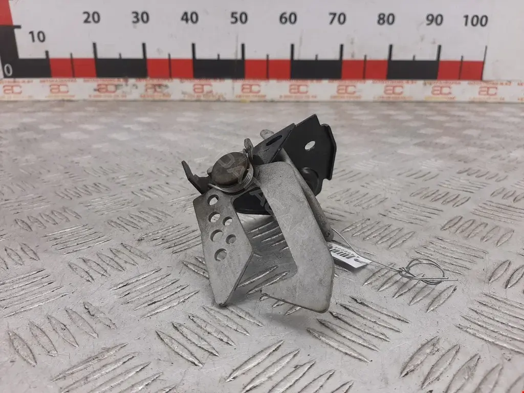 Замок капота 51237183763, 7183763, V202145