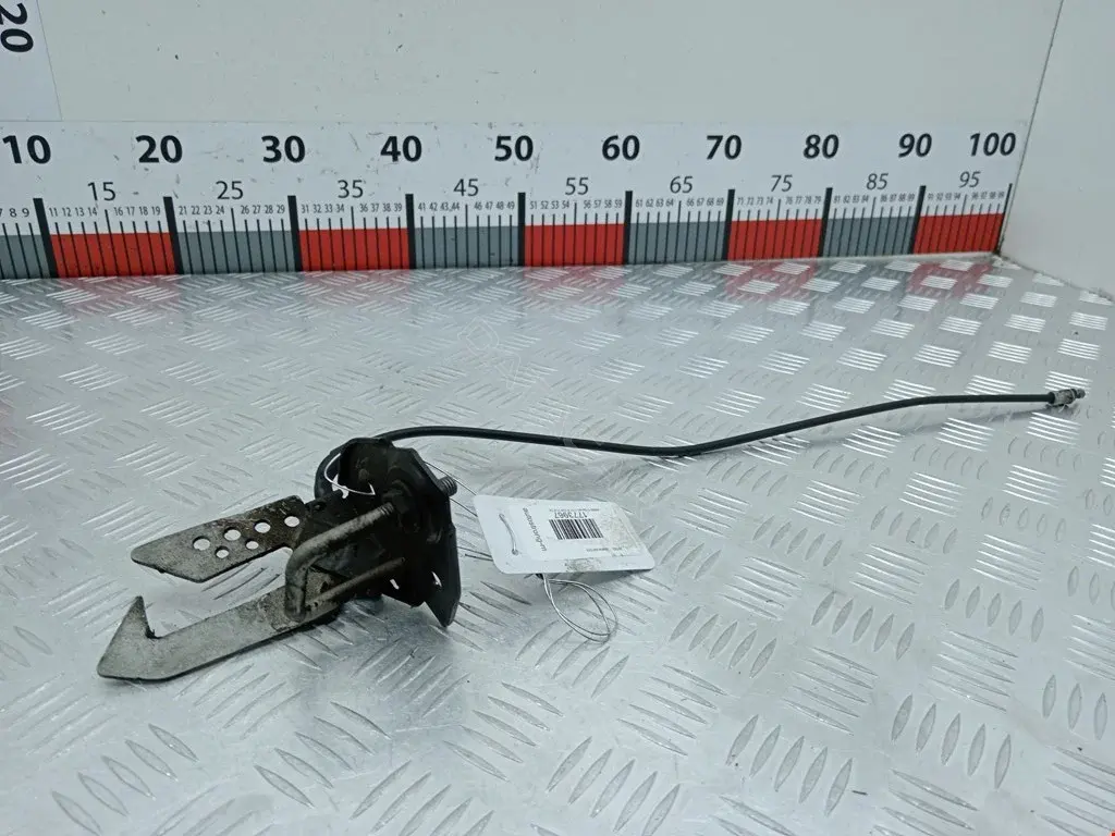 Замок капота 51237183764, 7183764, V202146