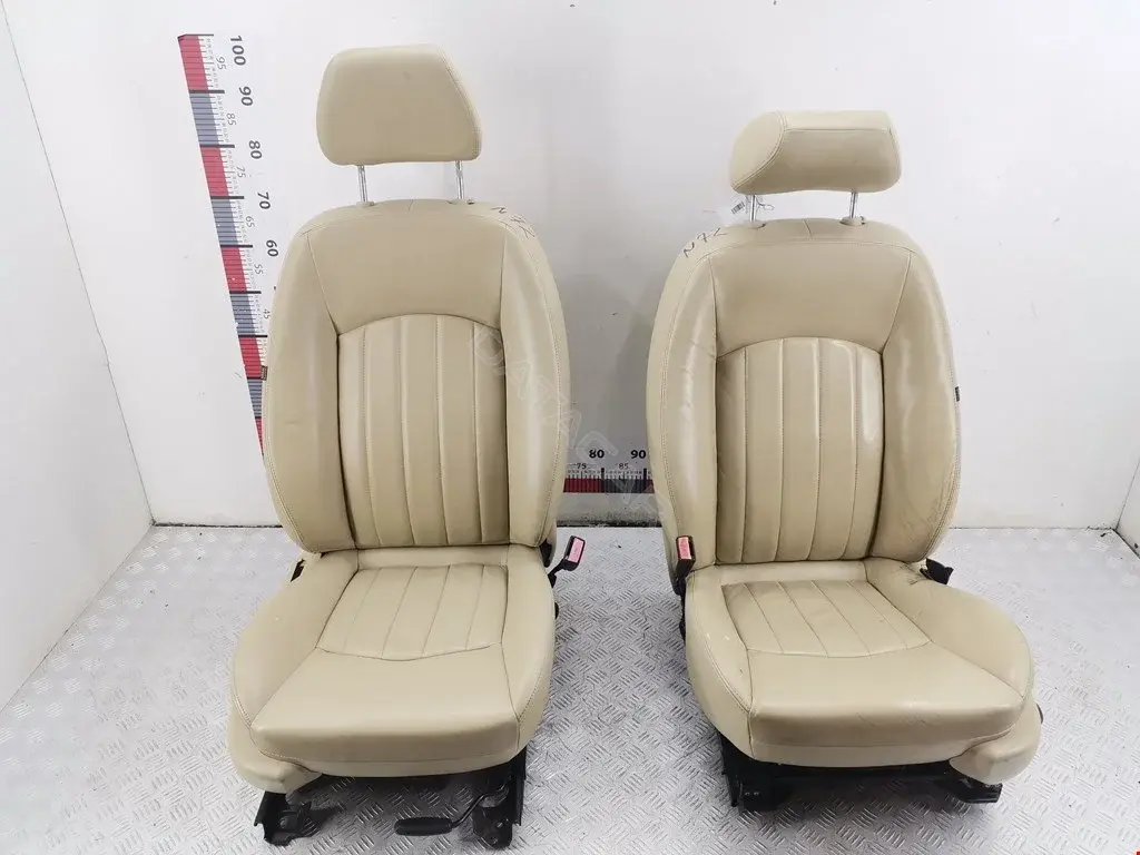 Сиденье 52100026745