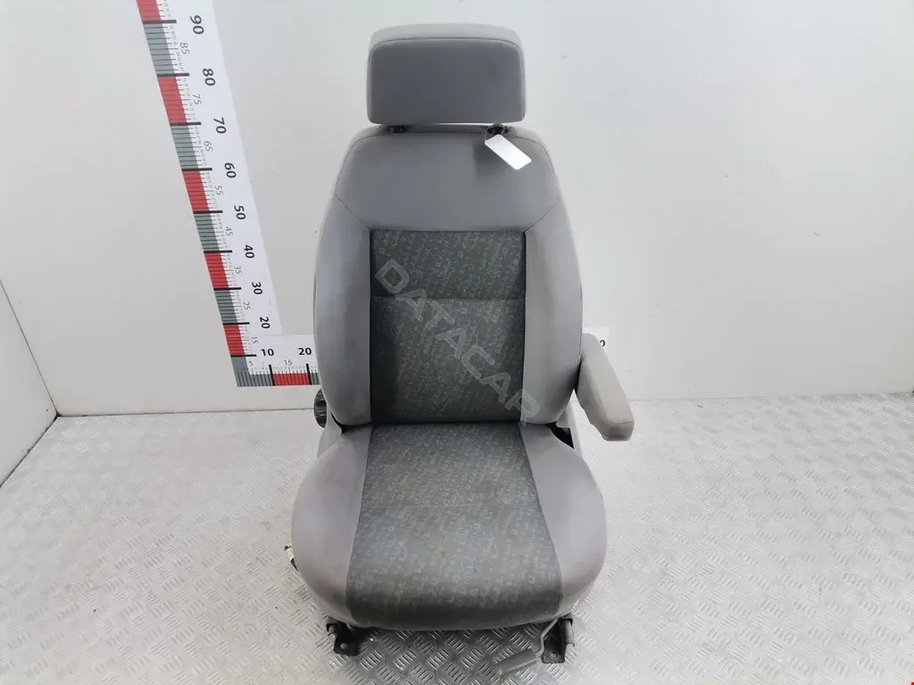Сиденье 2084708