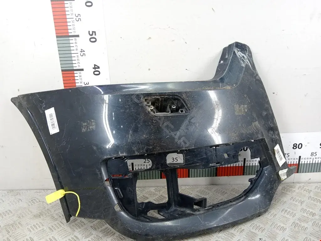Клык бампера 8U0807438B