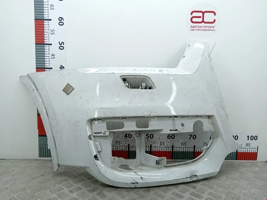 Клык бампера 8U0807438B