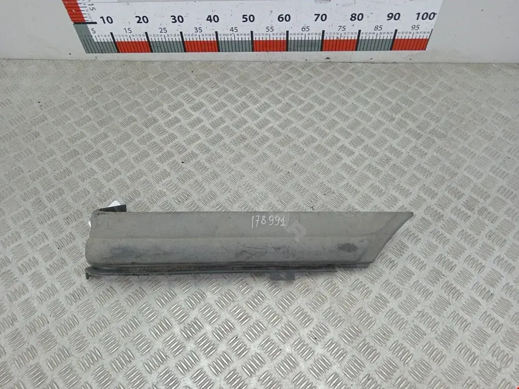 Клык бампера YC1529396AWD
