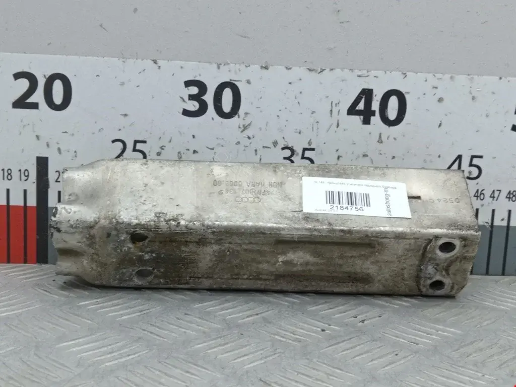 Кронштейн усилителя бампера 4F0807134