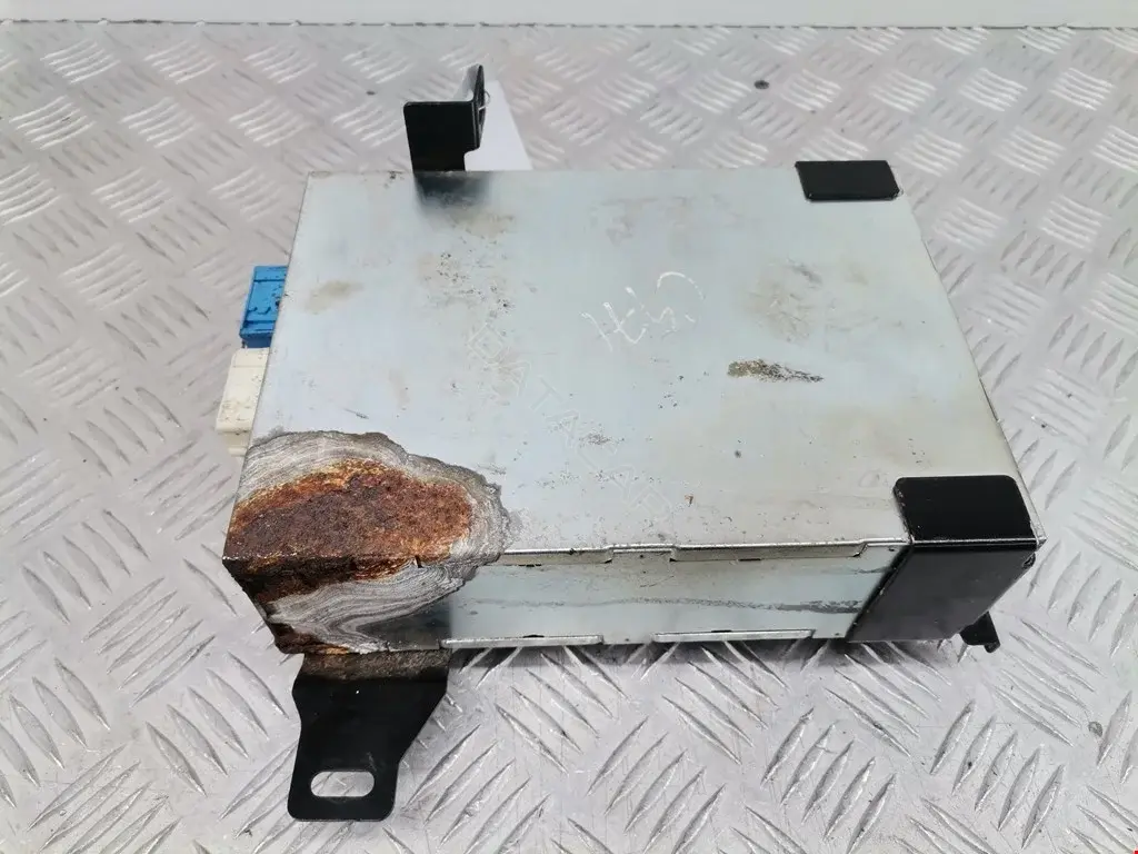 Блок управления радио 037254080, YIL000023