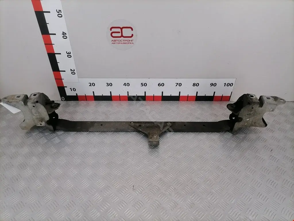 Балка под радиатор 625306167R