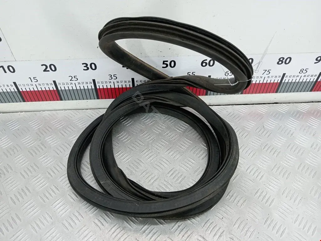 Уплотнитель двери 2K0837911A, 2K0837911C, 2K0837911G