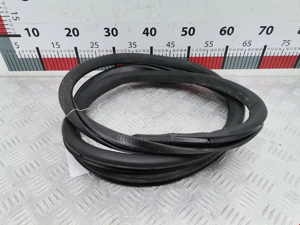 Уплотнитель двери 3C9867913C