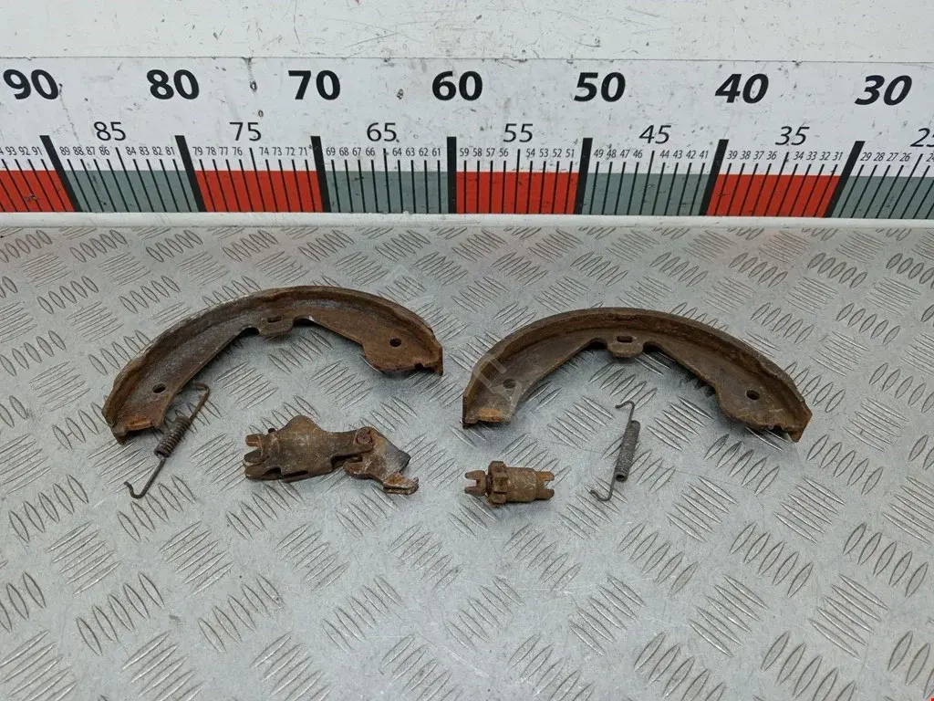 Колодки ручника 2266411