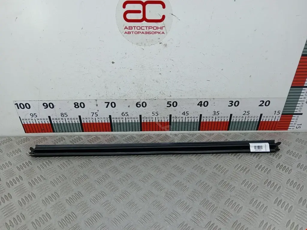 Молдинг двери 7N0837479