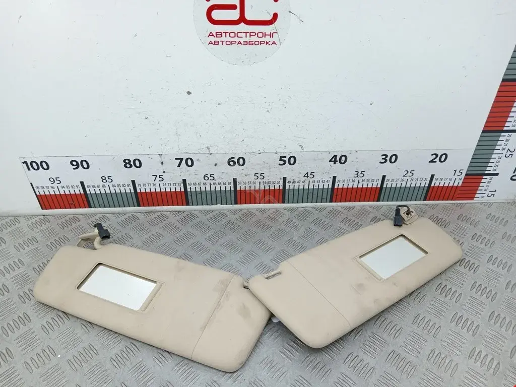Козырек солнцезащитный 1T0857552J