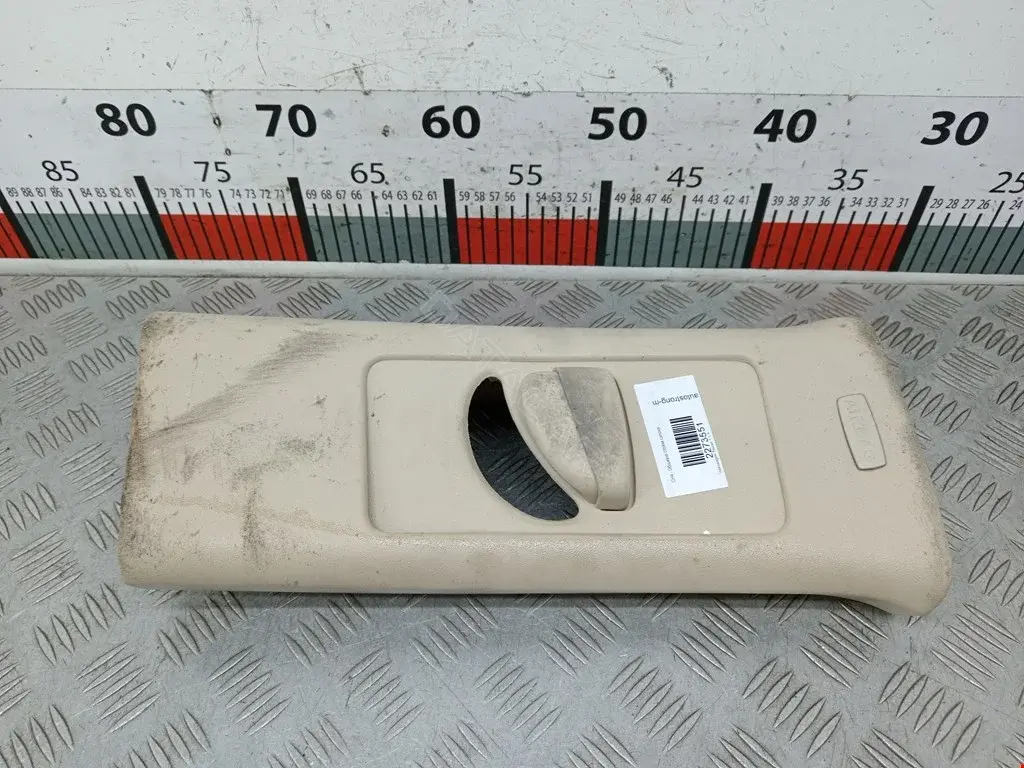 Обшивка стойки 1T0868311D