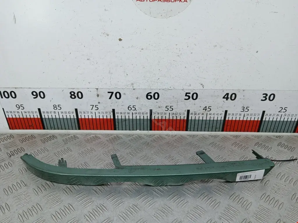 Ус под фару 51138208481