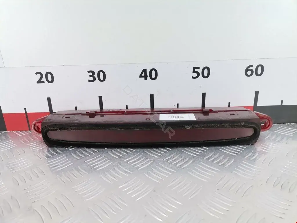 Фонарь стоп сигнала GJ6J51580C