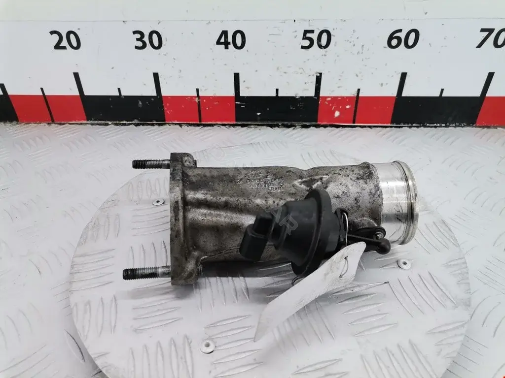 Дроссельная заслонка 4B0145950C