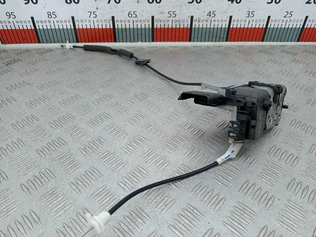 Замок двери 9800623880
