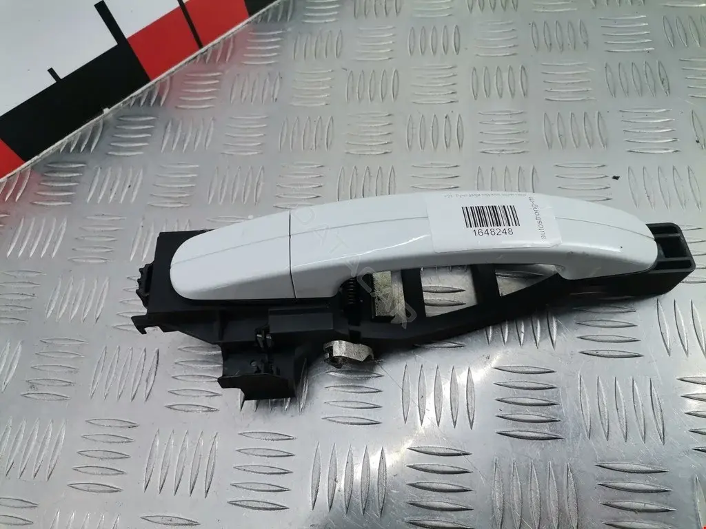 Ручка двери 3M51R224A37