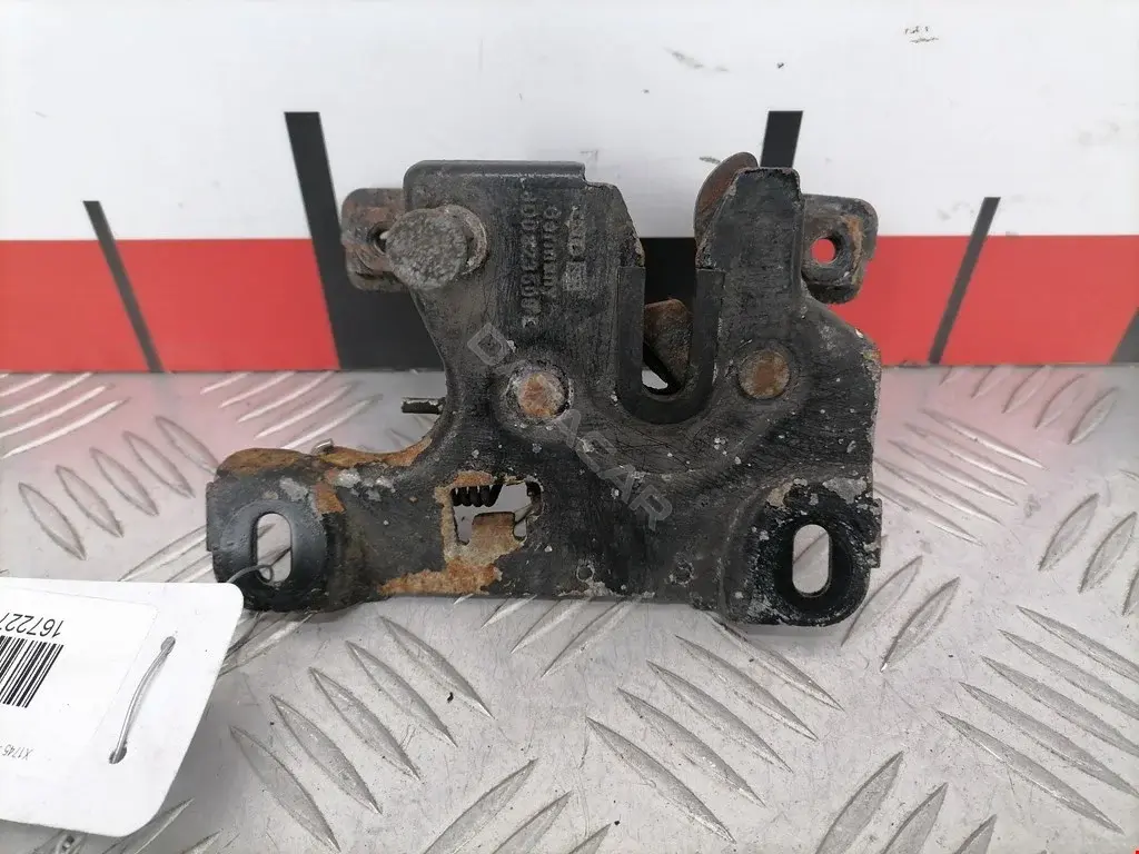 Замок капота 8D0823509C, 8D0823509J