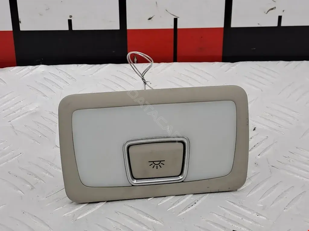 Плафон освещения салона 4L0947124A