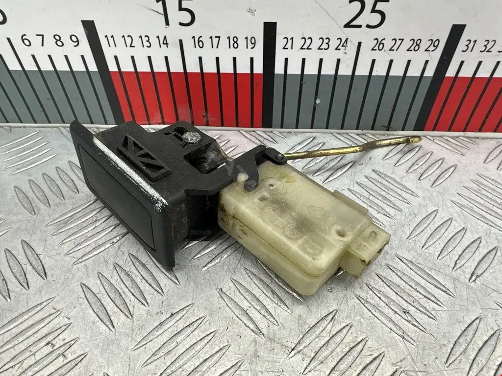 Ручка крышки багажника 6025308267