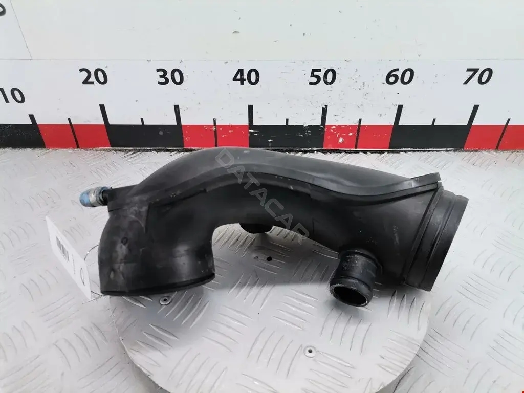 Патрубок воздушный 06C133354G