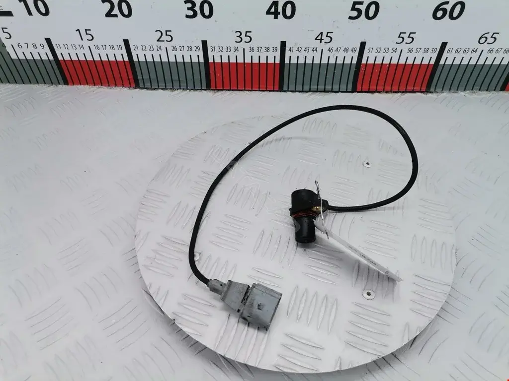 Датчик коленвала 0024010692, 06A906433C, 07S042