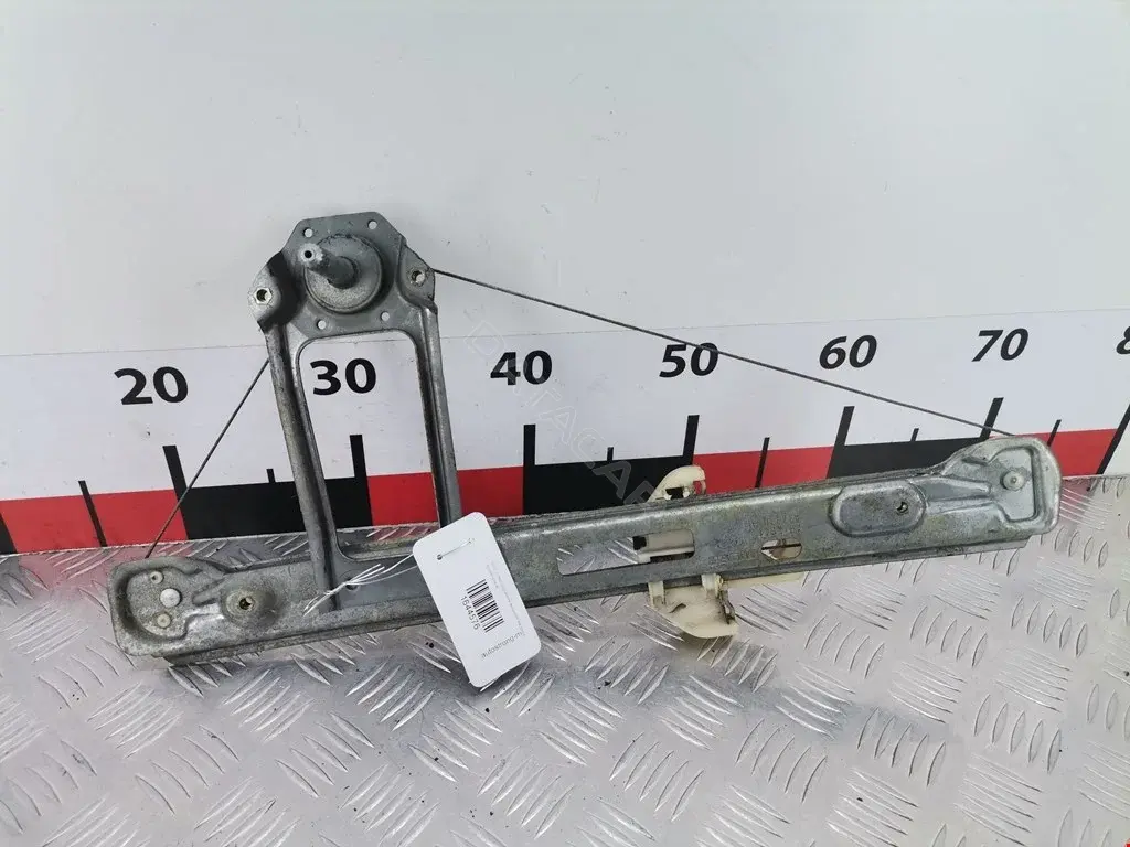 Стеклоподъемник XS41A27000