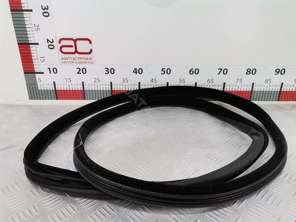 Уплотнитель двери C2Z23512