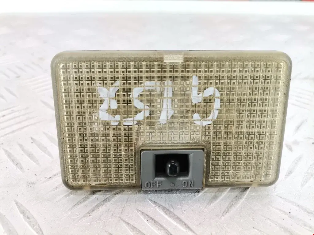 Плафон освещения салона MB973599