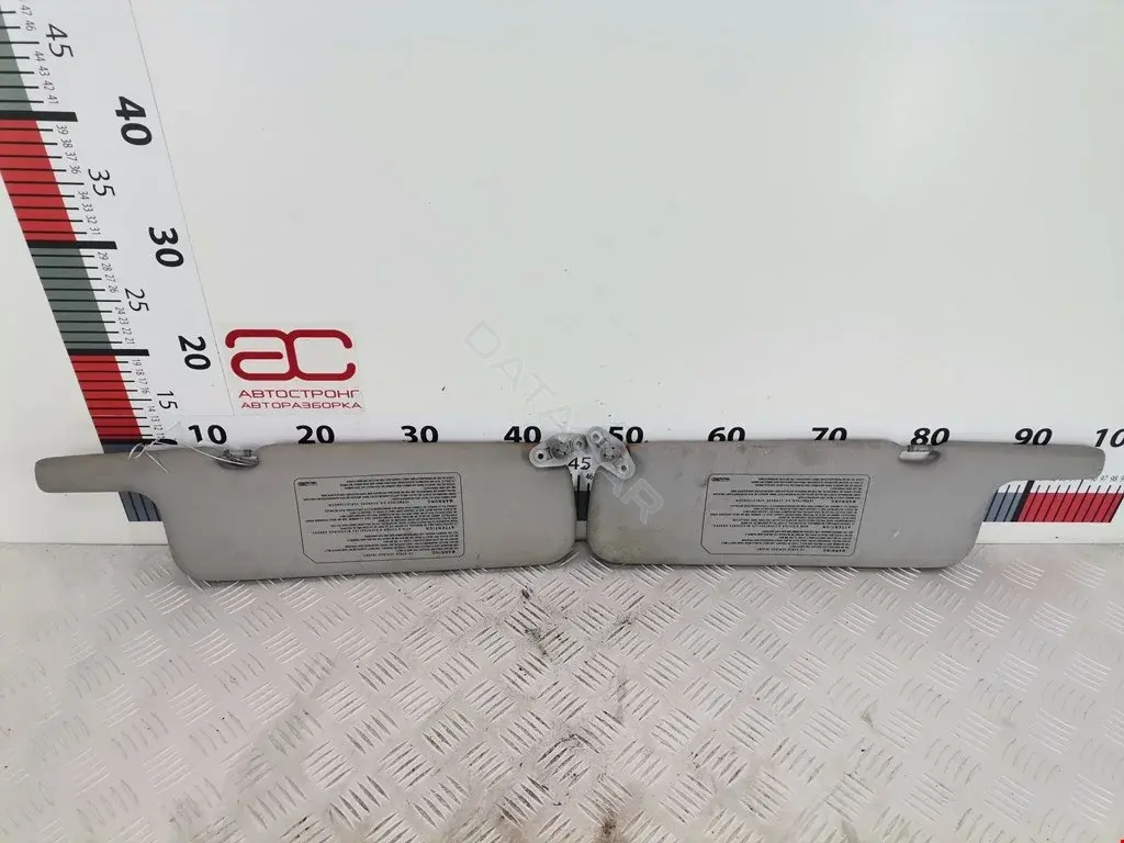 Козырек солнцезащитный MR753977