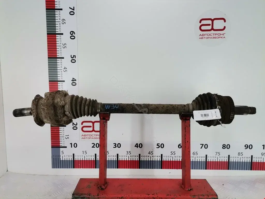 Приводной вал / Полуось 1670143