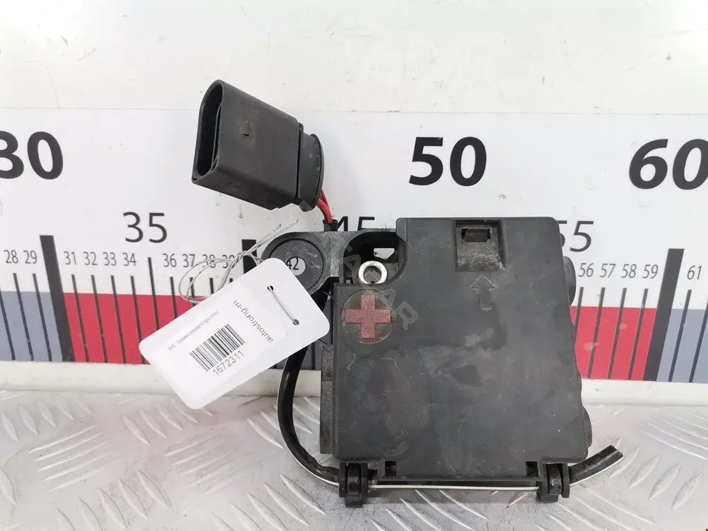 Клемма аккумуляторная 8J0915459, K98K051A